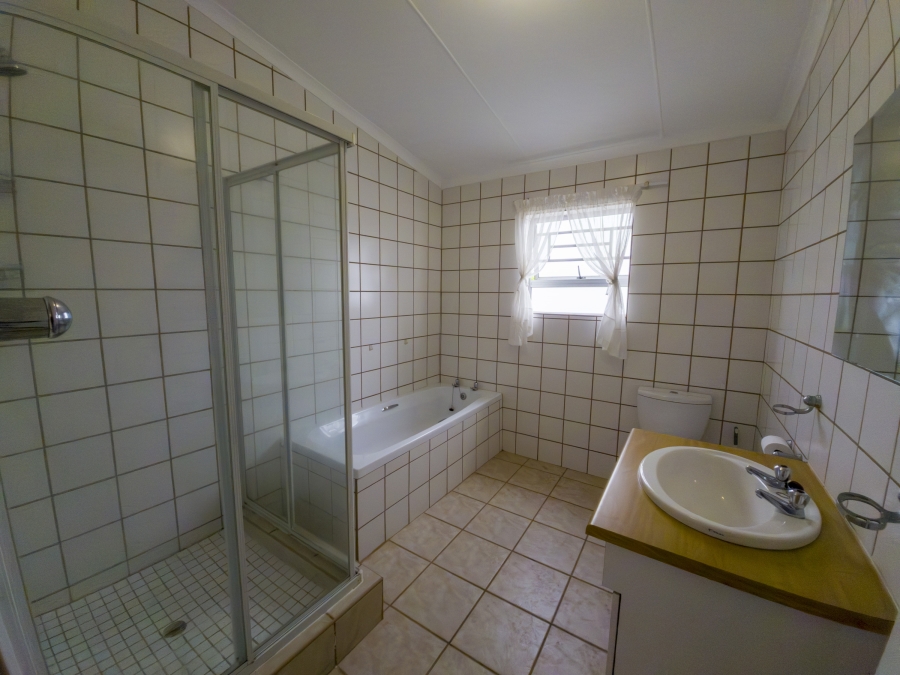 3 Bedroom Property for Sale in Stilbaai Wes Western Cape
